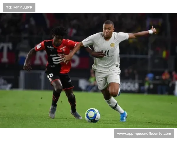 朗斯3421体系解析:务实防守反击与定位球战术打造法甲黑马